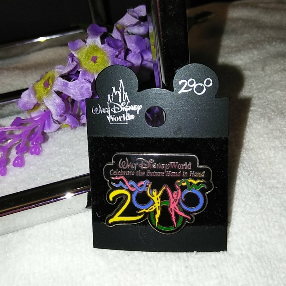 Walt Disney World 2000 Commemorative Pin